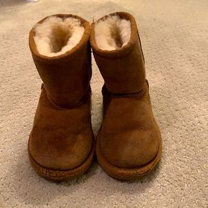 Chestnut Uggs Baby Size 7